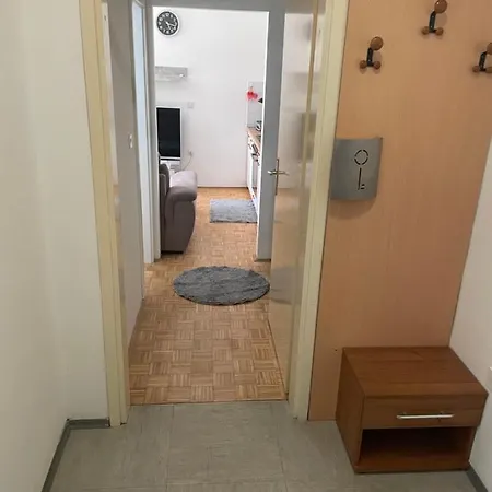 Lakiluk * Kranj